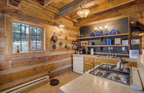Florissant Maison | Cave Cabin-Hot Tub -Fire Pit -MTN Experience