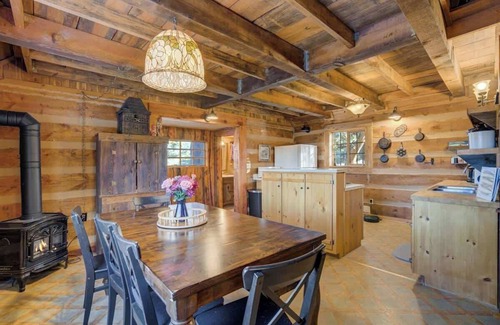Florissant Maison | Cave Cabin-Hot Tub -Fire Pit -MTN Experience