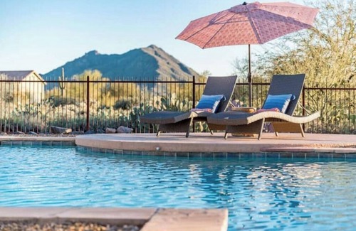 Red Dog Ranch Maison | Dog-Friendly Family Retreat: Heated Pool, 2 Miles to Down Town Cave Creek