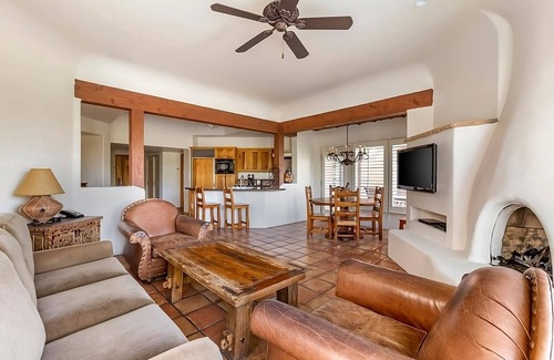 Cave Creek Hôtel | Cave Creek's Hidden Jewel! Swimming Pool, Free Parking, Full Kitchen!