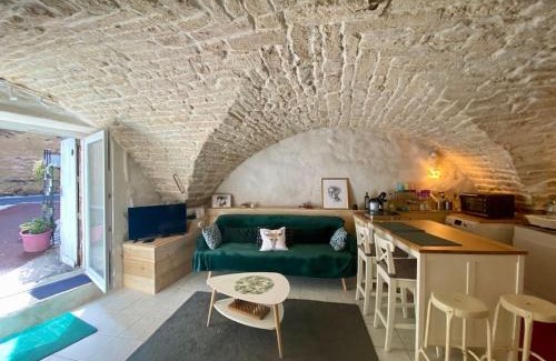 Pignan Appartement | Cave de charme 18ème siècle