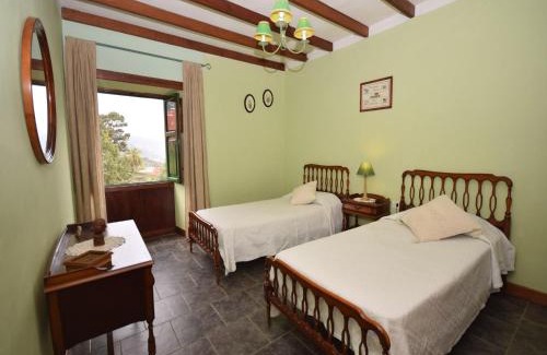 Montijos Maison | Cave House in Tenerife with Pool and Beach