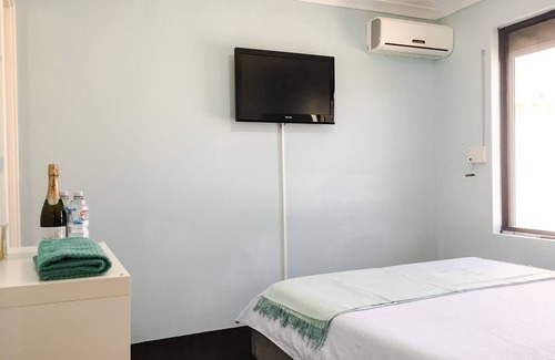 Beechboro Maison | Caversham B&B