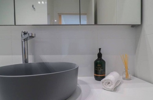 Caves Beach Appartement | Caves Beach Retreat - beach and local cafes