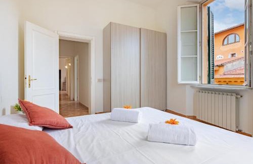Pisa City Centre Appartement | Cavour 9 - Luminoso 3 Camere Borgo Stretto Vista in Centro
