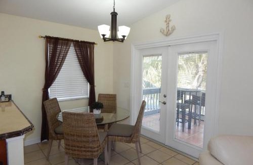 Breezeswept Beach Estates Maison | Cayman Cottage