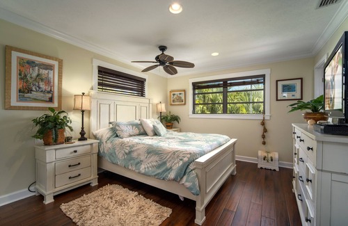 Breezeswept Beach Estates Maison | Cayman Retreat | Cozy coastal pool home with boating on Ramrod Key