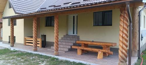 Jibert Maison | Cazare Valea Dinozaurilor