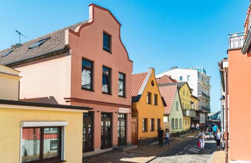 Warnemuende Appartement | CBlue "Apartmenthaus Captain Hook"