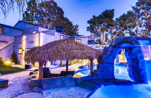 Spring Valley Maison | Upgraded 9BD/8BA Villa Near Vegas Strip-3.6mi