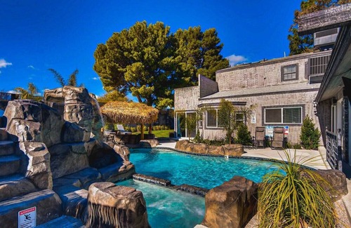 Spring Valley Maison | Upgraded 9BD/8BA Villa Near Vegas Strip-3.6mi