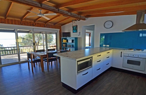 Lake Wangary Maison | CDC-625 est une fantastique cabane originale de Coffin Bay - magnifiquement rénovée