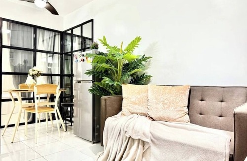 Mandaue Copropriété | CebuHouseT10/2BR/8pax/UNLI5G/Netflix+Youtube