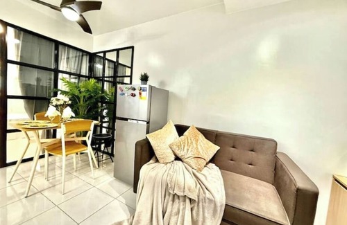 Mandaue Copropriété | CebuHouseT10/2BR/8pax/UNLI5G/Netflix+Youtube
