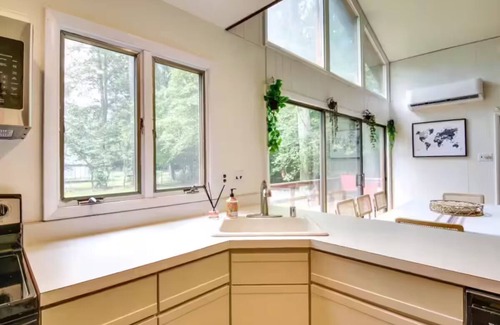 Rehoboth Beach Cabine | Cecelia's Retreat - 3-bedroom mid century secluded lewes beach cabin