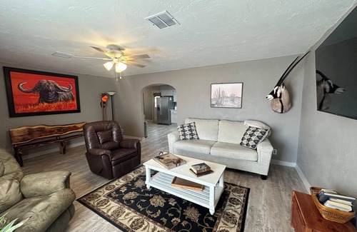 Ponca City Maison | Cedar Bunkhouse close to all Ponca City amenities!