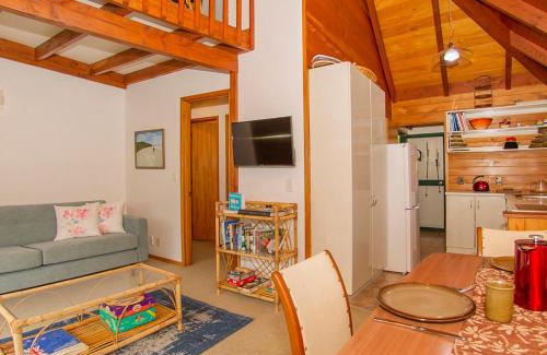 Tairua Maison | Cedar Cottage - Tairua Holiday Home