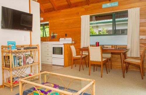 Tairua Maison | Cedar Cottage - Tairua Holiday Home