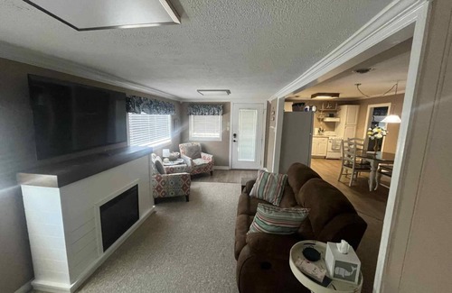 Sevierville Maison | Douglas Lake- Cedar Cove Hideaway 2 bed,2 ba -boat launch & dock. Pet friendly!