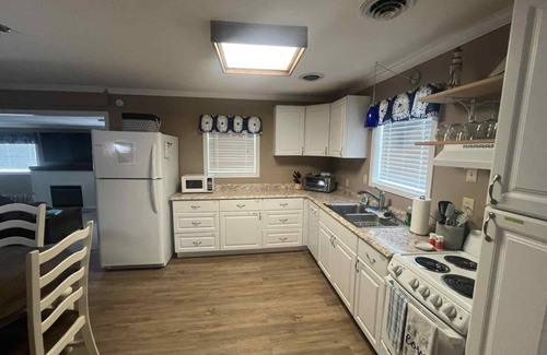 Sevierville Maison | Douglas Lake- Cedar Cove Hideaway 2 bed,2 ba -boat launch & dock. Pet friendly!