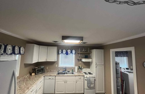 Sevierville Maison | Douglas Lake- Cedar Cove Hideaway 2 bed,2 ba -boat launch & dock. Pet friendly!