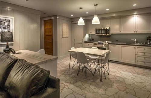 Homewood Maison | Cedar Crest - Chickadee Cottage 2