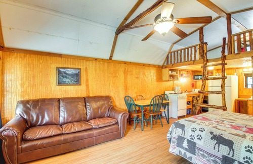 Davis Appartement | Cedar Falls Cabin 2: Family Getaway By Honey Creek
