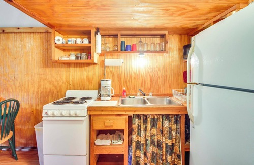 Davis Appartement | Cedar Falls Cabin 2: Family Getaway By Honey Creek