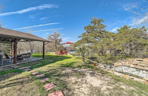 Cedar Creek Maison | Cedar Hill Ranch and Country Retreat for Large Groups