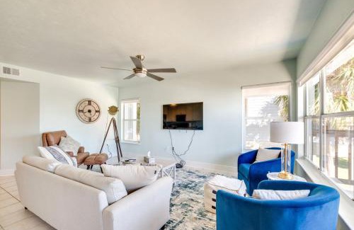 Cedar Key Appartement | Cedar Key Condo with Balcony and Gulf Views!