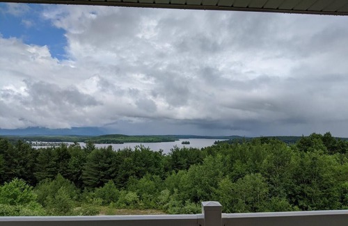 Weirs Beach Copropriété | Cedar Lodge 303A Room with Balcony!