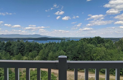 Weirs Beach Copropriété | Cedar Lodge 305. 2 bedroom condo with Lake Winni views!