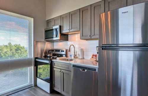 Weirs Beach Copropriété | Cedar Lodge 408. 1 edroom condo with spectacular views of Winnipesaukee!