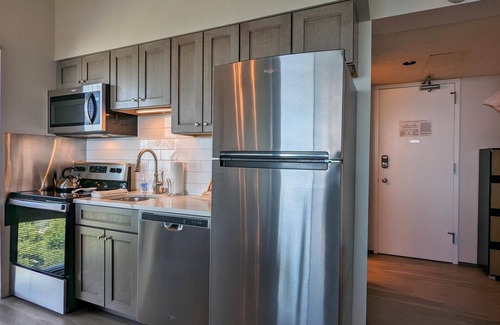Weirs Beach Copropriété | Cedar Lodge 408. 1 edroom condo with spectacular views of Winnipesaukee!
