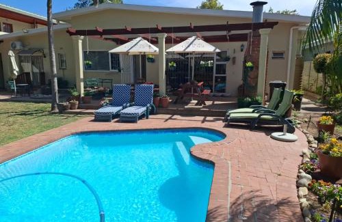Robertson Maison | Cedar Lodge Guest House