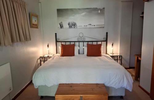 Robertson Maison | Cedar Lodge Guest House