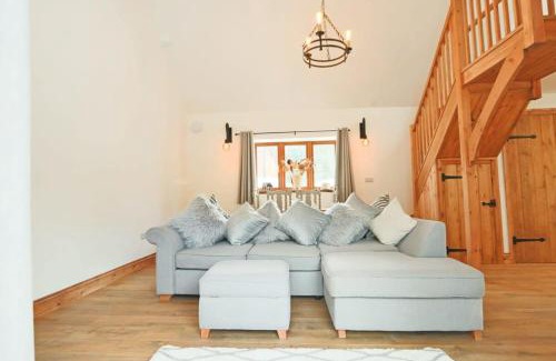 Olveston Maison | Cedar lodge - Hopewell