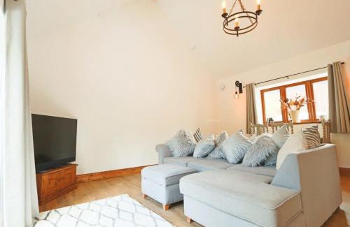 Olveston Maison | Cedar lodge - Hopewell
