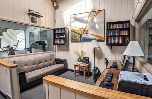Weirs Beach Appartement | Cedar Lodge Room-Private Balcony Close to Weirs!