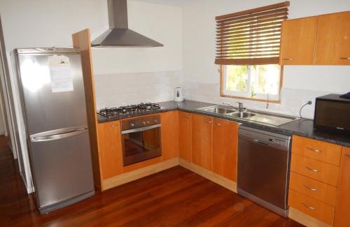 Wynnum Maison | Cedar Lookout