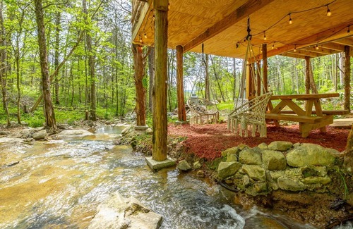 Trenton Maison | Cedarbrook Treehouse | Hot Tub, Dog Friendly, Private | 1 Bed, 1 Bath