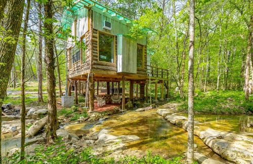Trenton Maison | Cedarbrook Treehouse | Hot Tub, Dog Friendly, Private | 1 Bed, 1 Bath