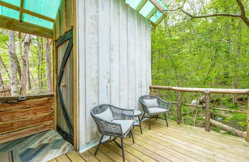 Trenton Maison | Cedarbrook Treehouse | Hot Tub, Dog Friendly, Private | 1 Bed, 1 Bath