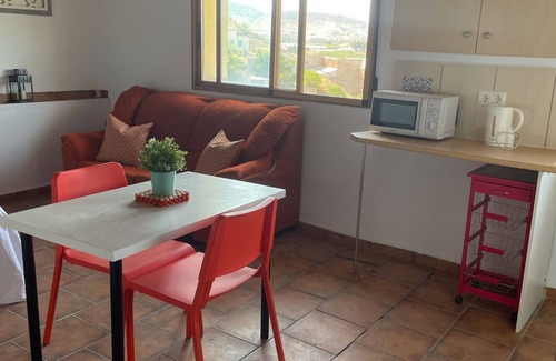 Cehegin Villa | CEHEGIN-POOL-A/CON-WIFI-SLEEPS 10-GAMES ROOM-FREE PARKING-BBQ