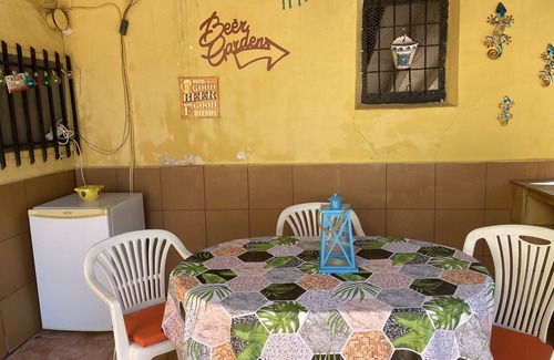 Cehegin Villa | CEHEGIN-POOL-A/CON-WIFI-SLEEPS 10-GAMES ROOM-FREE PARKING-BBQ