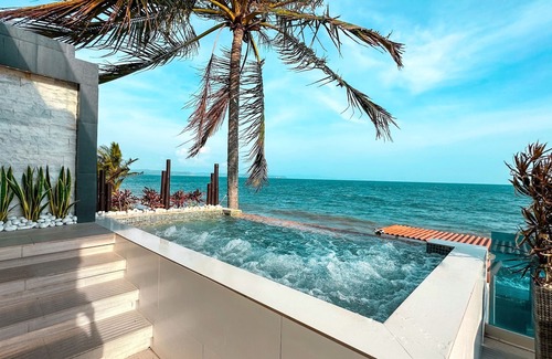 Puntarenas Maison | Casa Celajes ON THE BEACH w/Pool - Jacuzzi