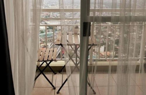 A. Bonifacio Appartement | Celandine by DMCI w/panoramic Makati skyline view