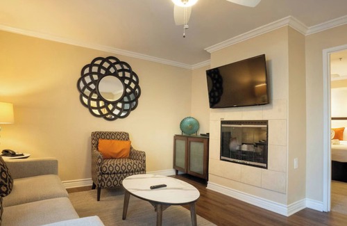 Coronado Station Balnéaire | Celebrate winter holidays at the lovely, warm, welcoming Coronado Beach Resort!