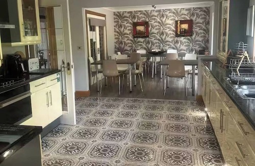 Shotts Maison | Celebrating or Relaxing 5-star farm stay with spa and more!