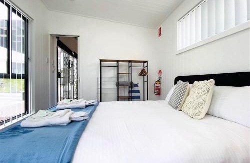 Grattai Cabine | Celestine - 1 Bed Cabin with Outdoor Bath - Kundalini Lodge